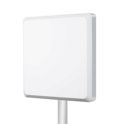 2400-2500MHz 18dBi antenna a pannello piatto direzionale polarizzata verticalmente